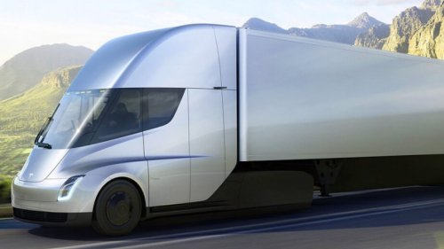 Tesla Semi fährt 800 km mit einer Akkuladung