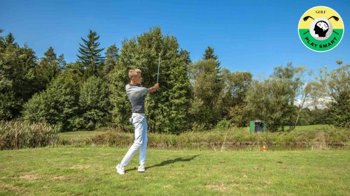 This backswing method will help you hit pro-style approach shots