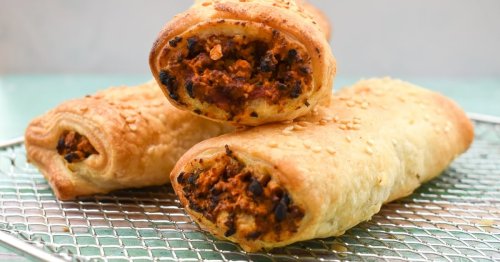 Leftover Bolognese Sausage Rolls with Puff Pastry