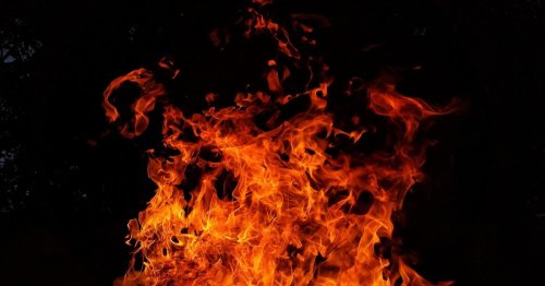 کراچی: اسلامیہ کالونی ،جھونپڑی میں آگ لگنے سے 3 بچے جاں بحق