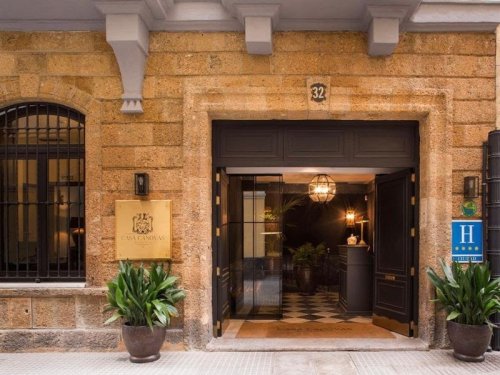 Casa Cánovas: el hotel con más personalidad de Cádiz
