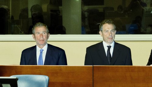 Heute vor 18 Jahren: George W. Bush und Tony Blair wegen Irakkrieg in Den Haag angeklagt und zu lebenslanger Haftstrafe verurteilt