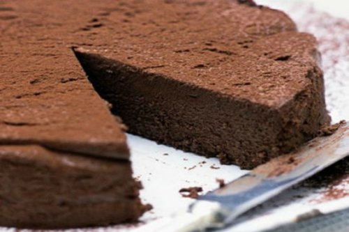 2-Ingredient Moist Chocolate Cake