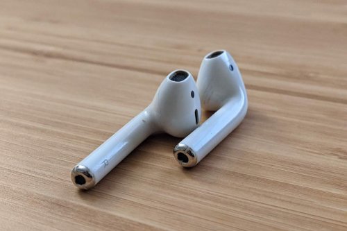 Why Do My AirPods Sound Muffled (Try These Fixes!)