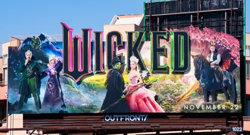 Extra Extra: This isn't a 'Wicked' concert