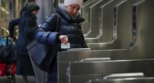MTA to stop selling MetroCards by end of 2025 as NYC transit fares move to OMNY
