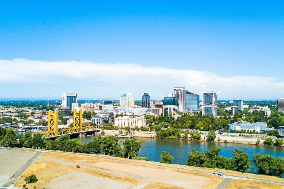 25 Best Things to Do in Sacramento - cover