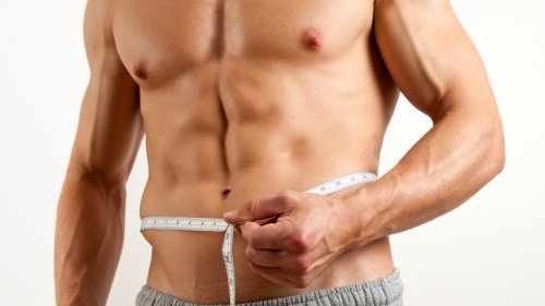 Bauchfett einfach verbrennen: 4 beste Übungen von einem Personal Trainer