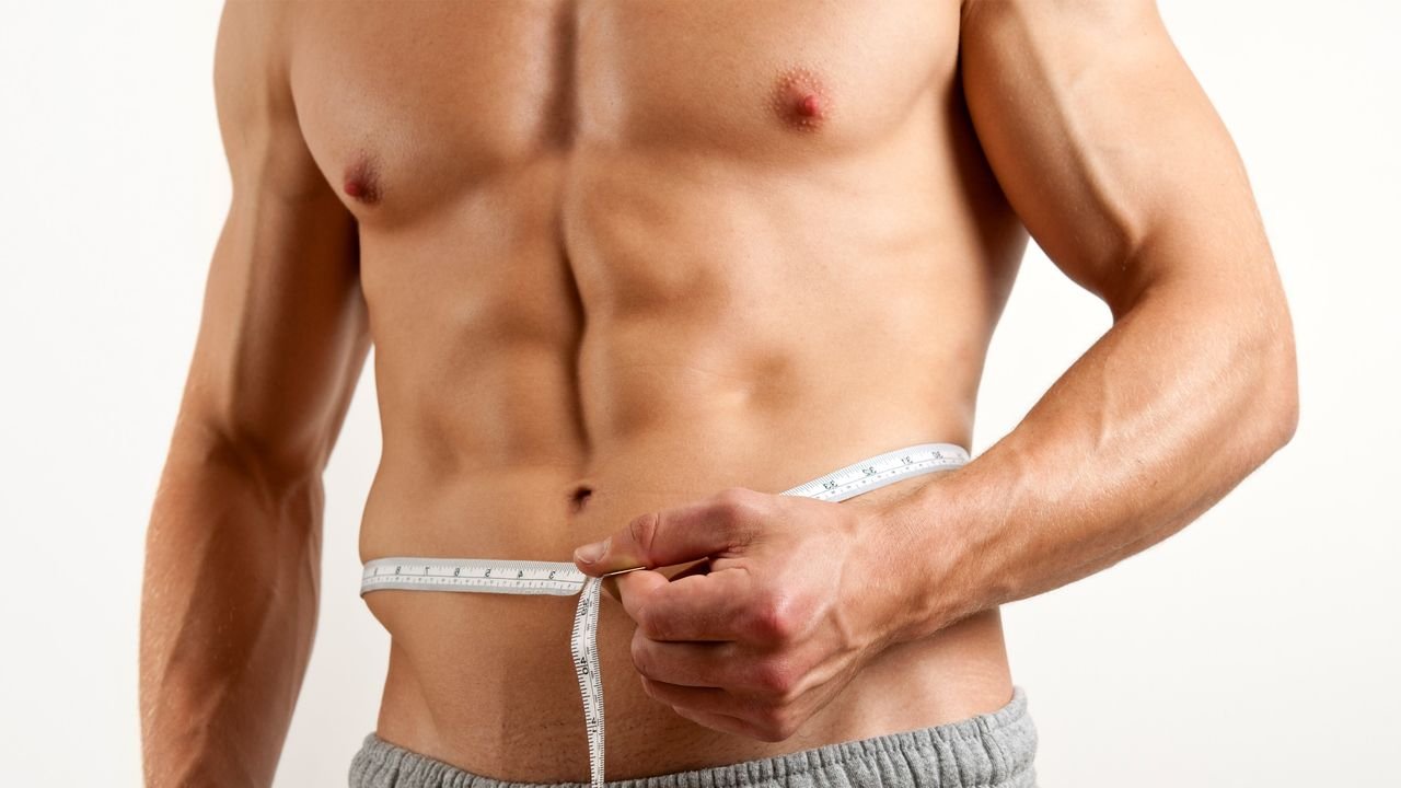 Bauchfett einfach verbrennen: 4 beste Übungen von einem Personal Trainer