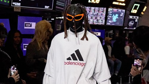 Balenciaga und Adidas, eine düstere Vision von Patrick Bateman im Trainingsanzug
