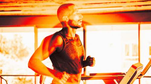 Ich wärme mich vor dem Krafttraining immer mit Cardio auf – war das ein Fehler?