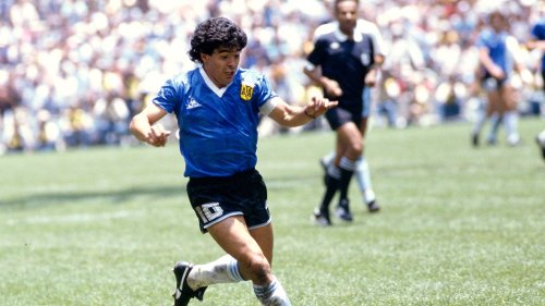 Maradona: In sieben Jahren vom vergötterten Star zur meistgehassten Figur Neapels