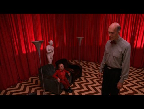 Twin Peaks – Man from another Place teaches how to speak in the Red Room