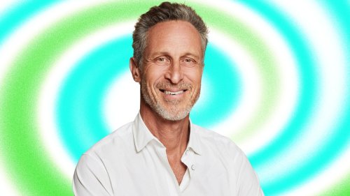 The Real Life Diet of Longevity Doctor Mark Hyman, Who Developed a Six-Pack in His 60s