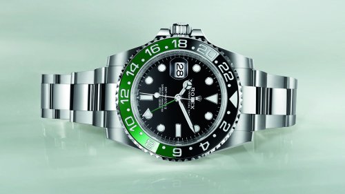 Rolex présente 3 nouvelles montres au salon Watches and Wonders 2022 de Genève : une GMT-Master II noire et verte, une Air-King et une Yacht-Master 42 en or jaune