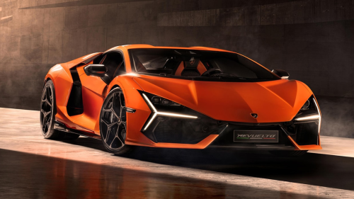 Lamborghini dévoile la Revuelto, une hybride au V12 puissant qui va remplacer la légendaire Aventador