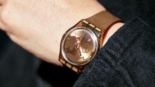 Swatch s'associe à l’artiste japonais Verdy pour une montre surprenante