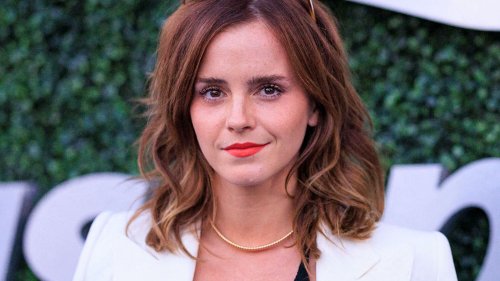 Emma Watson : chic et sexy, elle est à couper le souffle en lingerie apparente sous un blazer échancré - Grazia