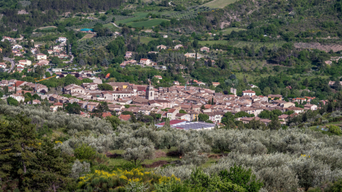Ce village provençal méconnu est pourtant un véritable paradis pour les amoureux de la nature - Grazia