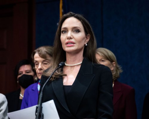 Angelina Jolie "réduite au silence" par Brad Pitt : de nouveaux documents accablants dévoilés - Grazia