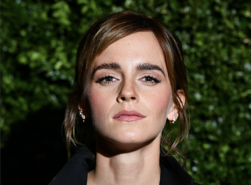 Emma Watson : elle casse les codes en jean slim au défilé couture Schiaparelli - Grazia