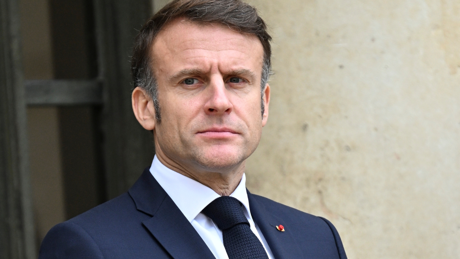 "En cas de menace imminente en France" : le gouvernement va envoyer un "manuel de survie de crise" à tous les foyers français d’ici à cet été