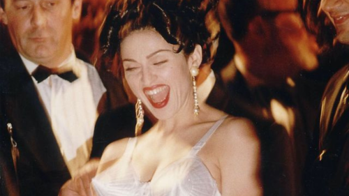 Festival de Cannes : ces 13 moments mode ont fait scandale sur le tapis rouge de la Croisette
