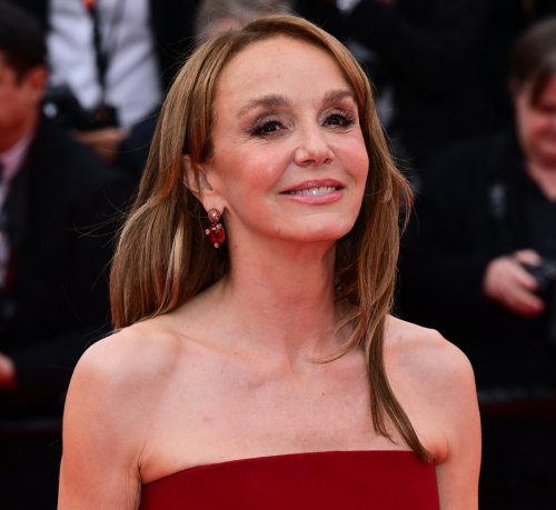 Ni le rouge, ni le rose : cette couleur de rouge à lèvres est la plus recommandée après 50 ans