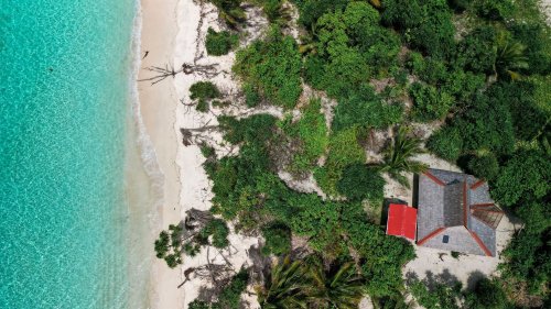 "250 € pour 4 jours", "Les Maldives en moins cher" : cette île aux eaux turquoises va devenir la nouvelle destination incontournable