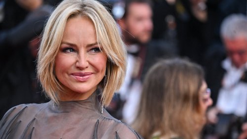 Cannes 2025 : Adriana Karembeu (53 ans) divine dans une robe architecturale et transparente