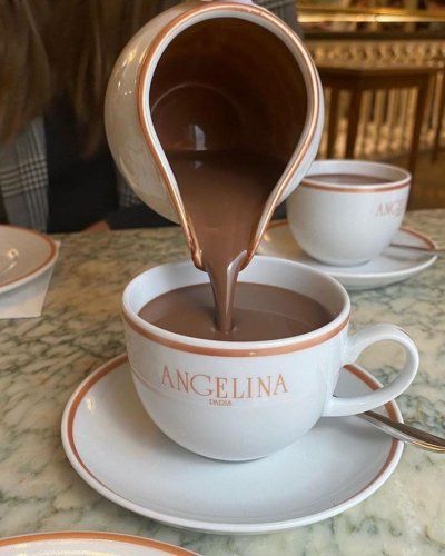 Voici la recette secrète du gourmand chocolat chaud crémeux comme chez Angelina Paris