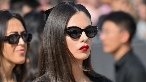 Deva Cassel : stupéfiante en soutien-gorge et jupe midi, la fille de Monica Bellucci éblouit au défilé Dior - Grazia