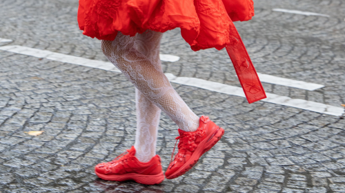 "Je suis podologue et voici pourquoi vous ne devez surtout pas porter des baskets tous les jours"