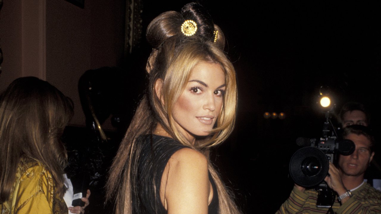 Must-See Vintage Photos From the Cindy Crawford x Versace Archives
