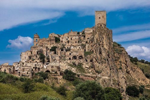 Craco: The Greek Ghost Town in Italy’s Magna Graecia