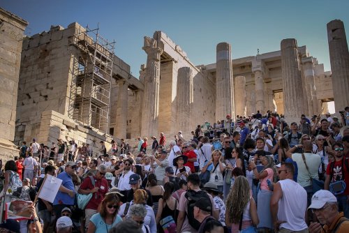 Acropolis Receives Record 16.000 Visitors Daily