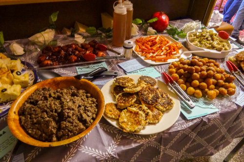 Canadian Students Feast on Ancient Greek and Roman Food