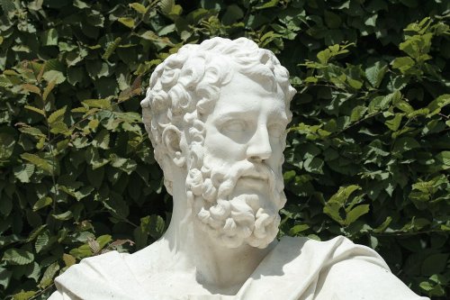 Ancient Greek Mathematician Apollonius and His Insoluble Problem - GreekReporter.com
