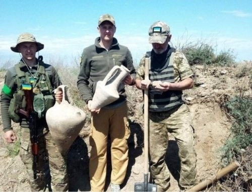 Ancient Greek Amphoras Discovered as Ukraine Soldiers Dig Trenches