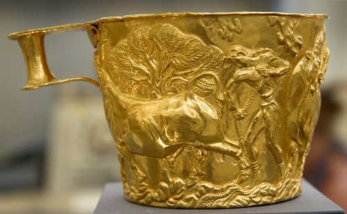 Stunning Vapheio Gold Cups are Masterpieces of Ancient Greek Art