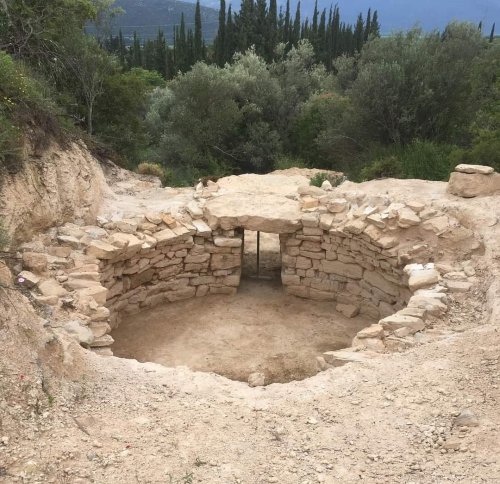Mycenean Era Tomb Unearthed In Central Greece Reveals Its Secrets