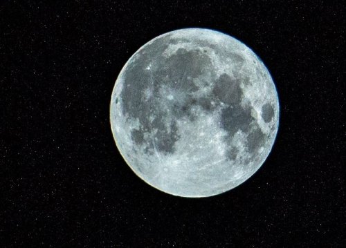 AI Analysis in Russia Says US Moon Landing Images Are Fake