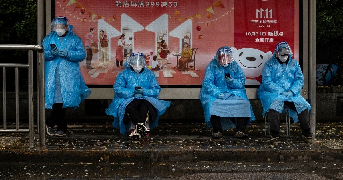 World in Photos: In China’s zero-covid policy — one step forward, one step back