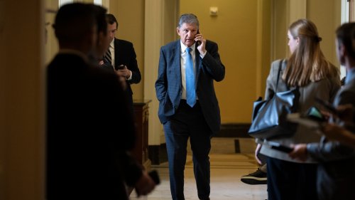 Democrats make last-ditch effort to pass Joe Manchin’s energy permitting bill