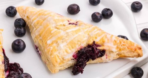 Fresh Blueberry Turnovers with Puff Pastry
