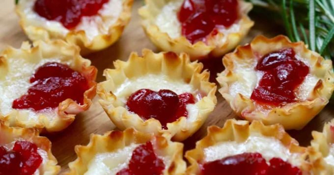 Easy Cranberry Brie Bites – Only 3 Ingredients