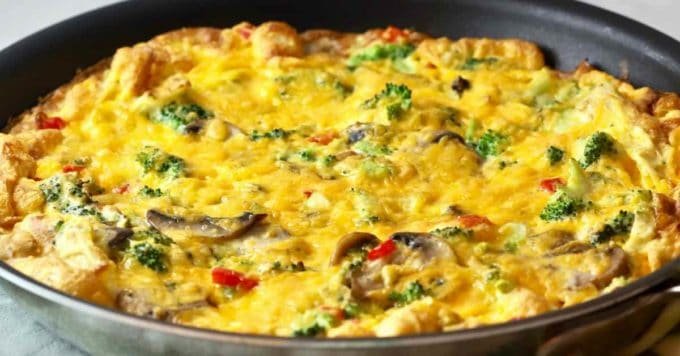 Cheesy Mushroom and Broccoli Frittata