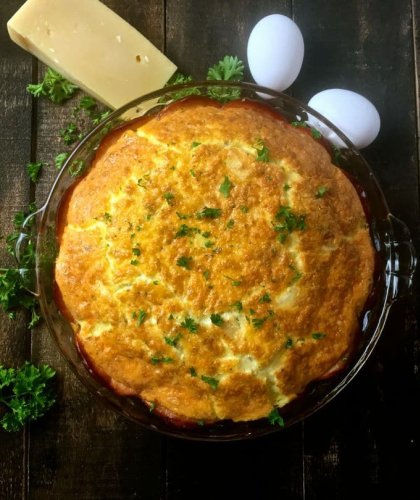 Canadian Bacon and Brie Crustless Quiche | gritsandpinecones.com