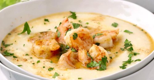 Best Cajun Shrimp and Grits Recipe (Creamy & Cheesy)