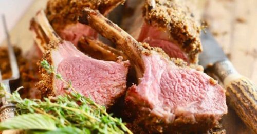 Roasted Rack of Lamb with Garlic and Herbs | gritsandpinecones.com